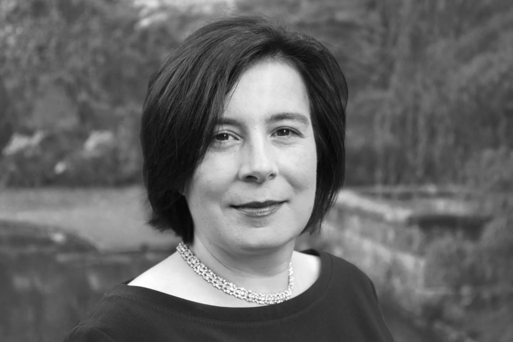 HIMML VORSORGE Partner Tanja Hoffmann schwarz weiss Portrait